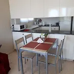 La Veranda Sea View * Λάρνακα